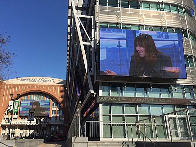 Amy on two Jumbotrons